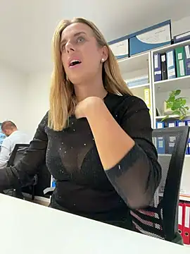 Hii_Lolla - Orgasm at work and LT Video x2