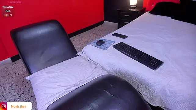 Luna__Red_ - TITS OUT SALIVA ON NIPPLES💦💦