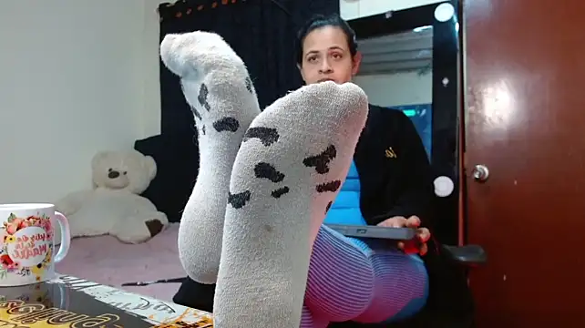 Amaia_Bushida - get my leggings completely wet