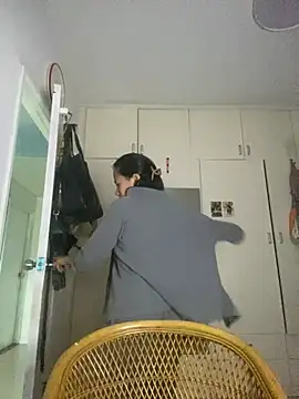 MayMay33 - blow job my toy (dildo)