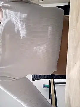 Mia_ambeeer - CHUPAR TETAS