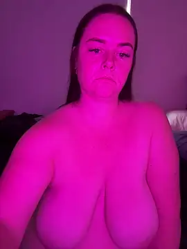 Carinabro10 - Splits naked on dildo