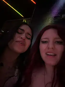 Arlette7 - Suck pussy Vanessa in public ticket show