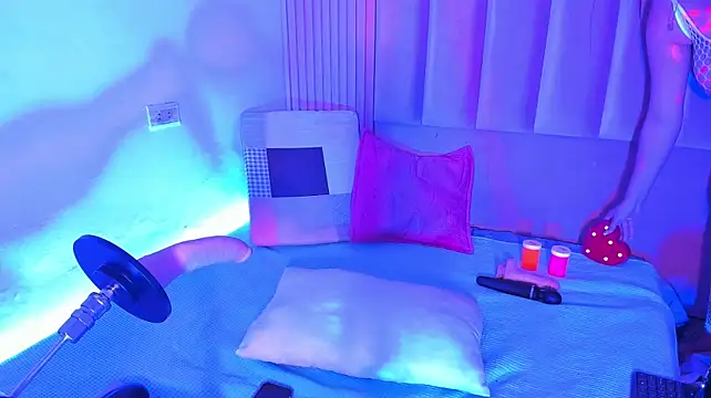 ArianaRougee - Suck my boobs