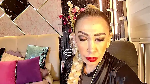 EvelinaGrey - ride dildo for you 5 minutes