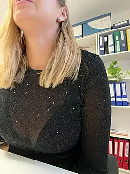 Hii_Lolla - Orgasm at work and LT Video x2