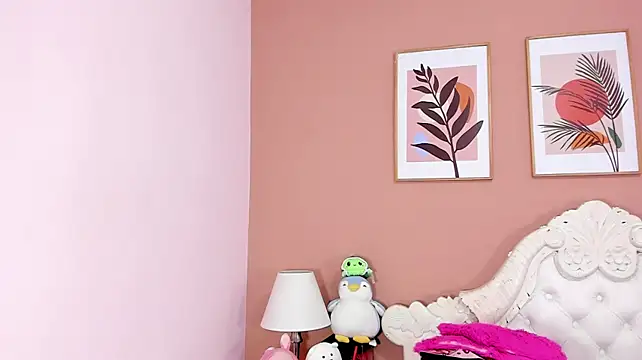 AlanaJones1 - 🎭 Slow striptease