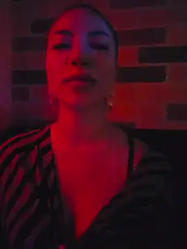 Karen_San_Miguel - Flash tits in bar + play nipples 😈