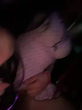 Arlette7 - Suck pussy Vanessa in public ticket show