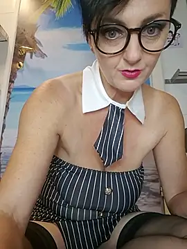 Lucillabollente - Striptease and oil 🥵