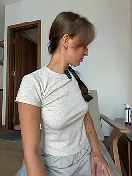 FlexibleDoll_ - show tits + nipple clamps + photo