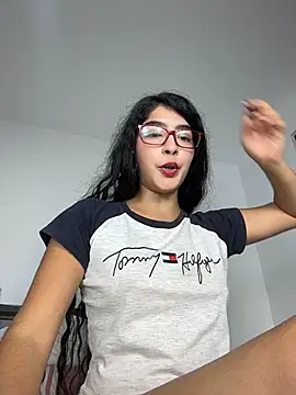 Dani_bela - Pepino en la vagina/Cucumber in my pussy