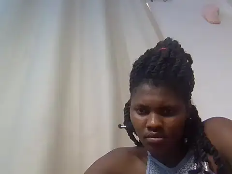 Smallprettygal - show pussy
