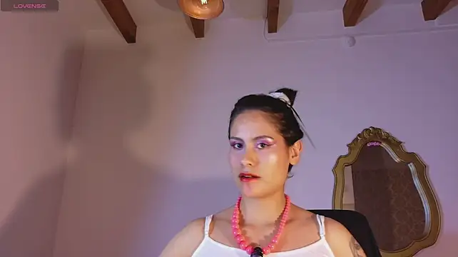 Alanis_22 - 2 fingers in ass