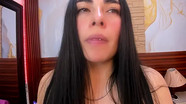 Misssexypri - kisses on Maribel's big butt