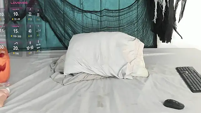 Evangeline__char0 - dildo in pussy