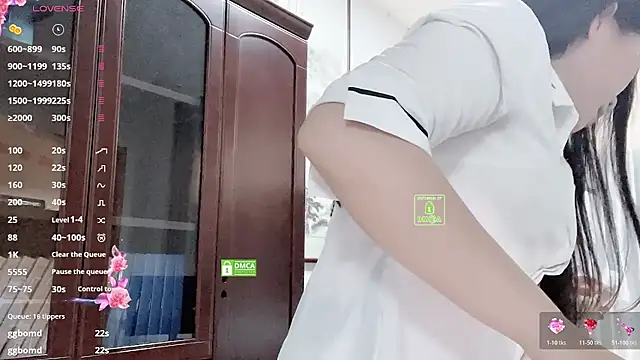 Kaixin-Luckygirl - 坐办公桌上M腿大JJ插入小穴 连喷水水