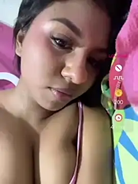 Emmily_Vargas - Show tits