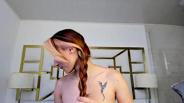 VivieneLuxe - nude and ride dildo 5 min