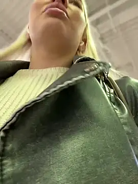 NewLale - Doggystyle no panties