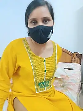 Your___Riya - Flash pussy in public 😘😘😘