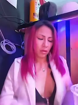 Tatianabelli - Show tits in public