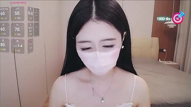 CN-xiaofei - 捏乳头+裸上身