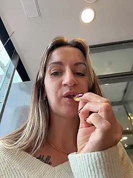 EvvaMur - Rip off your tights and fuck your pussy