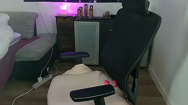 -Jeany- - ticket cum show