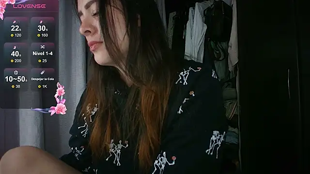ImSophieFox - Massage and squeeze tits 💖