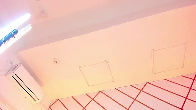 TahliaMoreau - ⭐Camel toe + Teasing strokes in pussy⭐