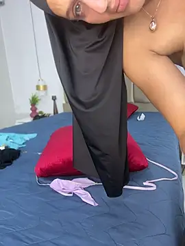 Aisha_k - Fingers in vagina and ass💕