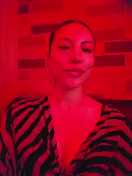Karen_San_Miguel - Flash tits in bar + play nipples 😈