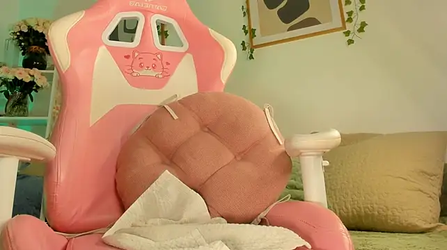 Luvienne_Belle - Finger in my wet pussy in doggy