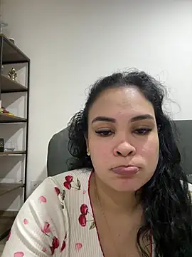FOX_LATINA - Show pussy