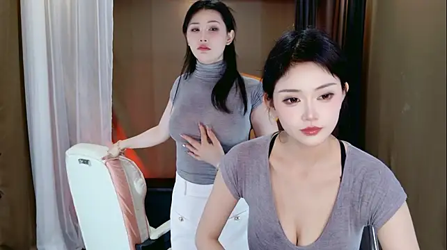 Banana-Milk69 - 精油按摩大腿Thigh massage with essential oils