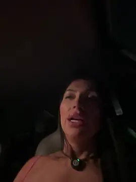 Its_viviana - Show tits