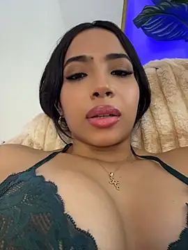 _Emily_Thompson_ - Spit on your tits and suck them