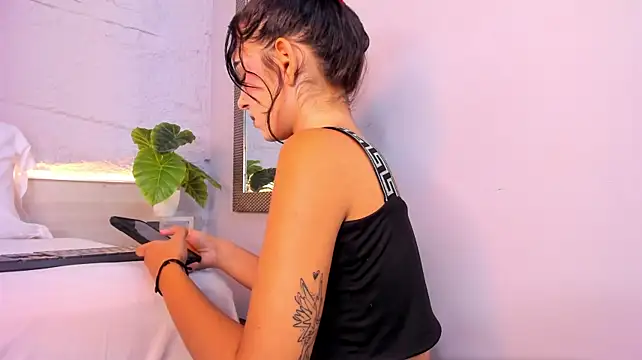 AngelaG1 - 🌸🎀Pinch my nipples🌸🎀
