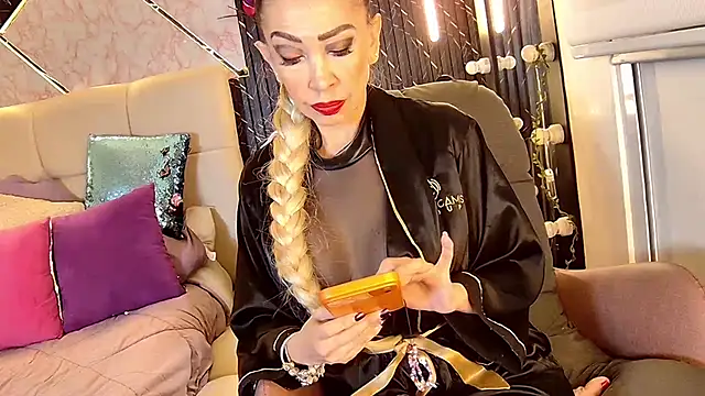 EvelinaGrey - ride dildo for you 5 minutes