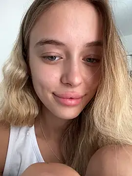 Enjoy_my_beauty - saliva dripping down my boobs