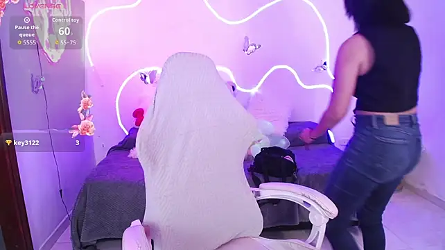 Sweetalloy - show oil on tits