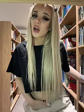 AlyssaFoxx_ - Saliva In Finger And Play Clit baby