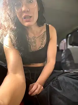 MeekyRich - Clips on the clitoris