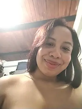 MelanyGomez - Sucking tits 😍