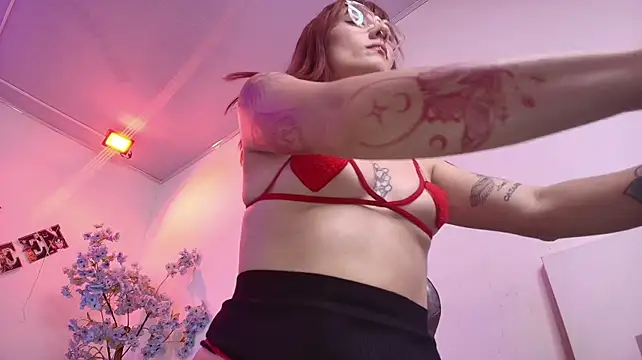 Lilith_brook - sucking the dildo for 6 min 💦🍆
