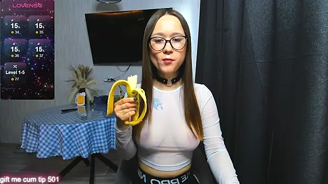 Monica_Blair - wear sneakers with leggings