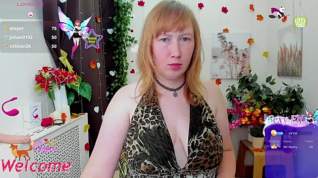 Tata_foxy_x - stand naked and do a 360 turn