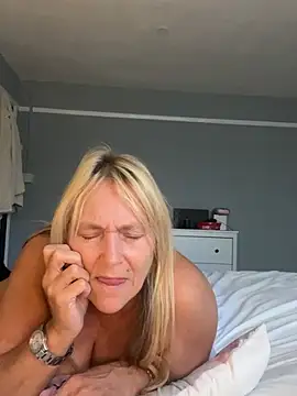 Blondnboujee53