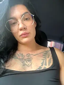 MeekyRich - Clips on the clitoris